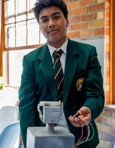 Sakhikamva Science, Technology, Robotics, Engineering, Aerospace and Mathematics (STREAM). The 4th industrial revolution (4iR) Classroom is a smaller version of the STREAM laboratory